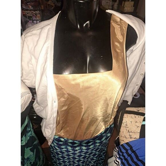 Spring Sale! Lot 32 Size Large - 2 dresses and 1 skirt-tank-sweater - Picture 6 of 12